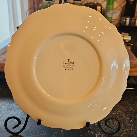 Set Of 6 Homer Laughlin Floral Plate with Pink and Purple Accents - Picture 11 of 14